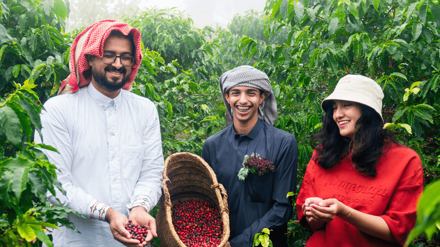 നിഗൂഢമായ ഒരു ഗ്രാമത്തിലൂടെ കാൽനടയാത്ര, കാപ്പിത്തോട്ടം, പ്രാദേശിക ഭക്ഷണവിഭവങ്ങൾ അനുഭവിക്കുക