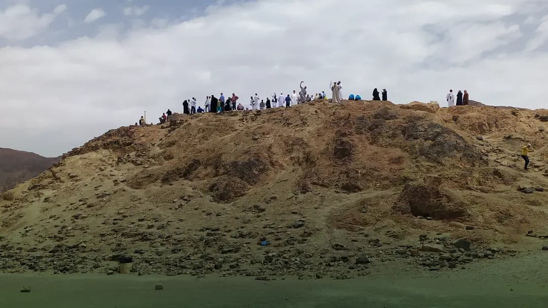 Mengalami dampak Perang Uhud – Sebuah perjalanan menelusuri halaman-halaman biografi Nabi.