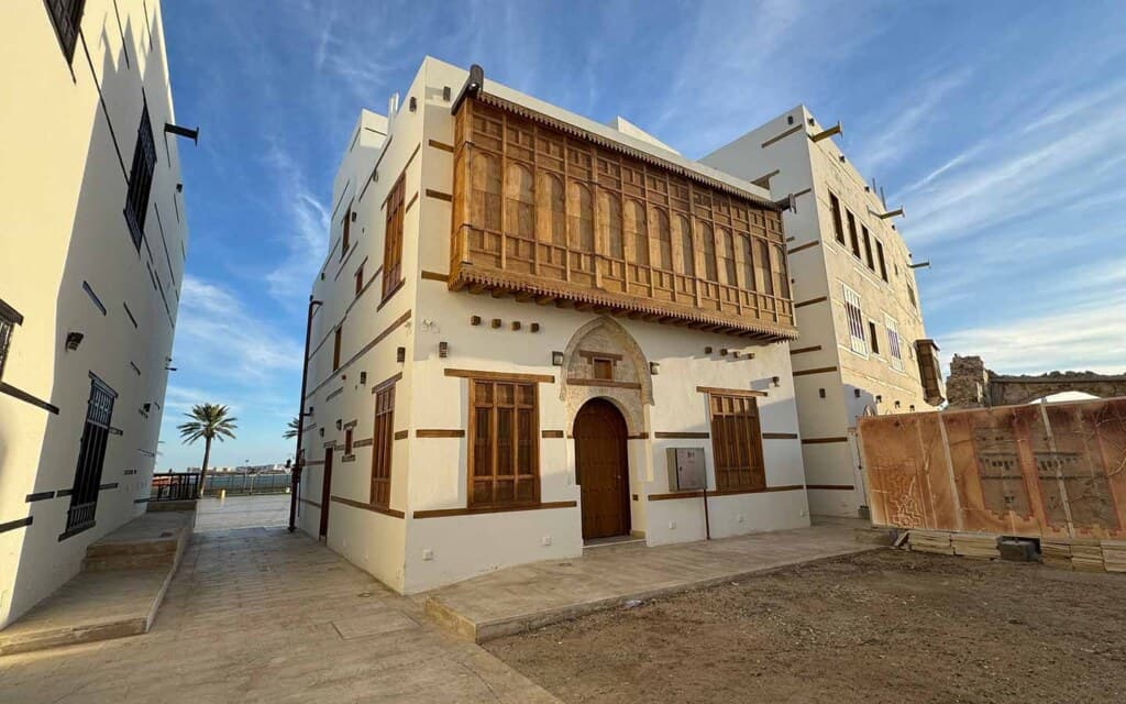 رحلة اليوم الواحد من المدينة الى ينبع و العوده 